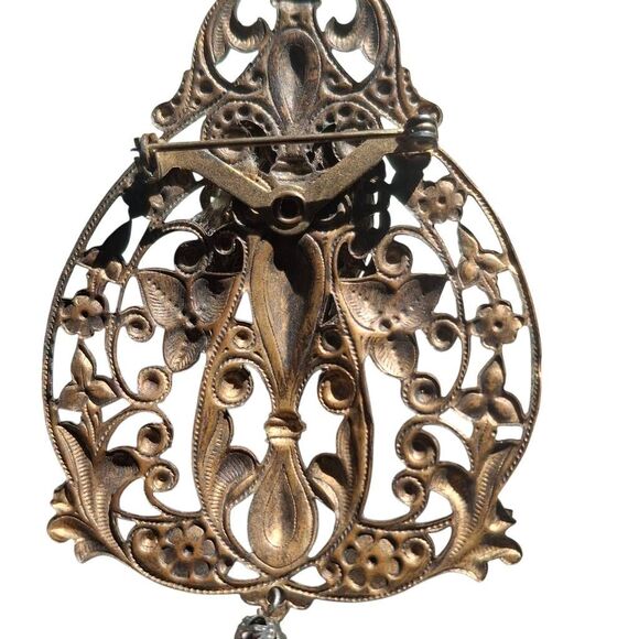 Victorian Gothic Vintage Filigree Brooch with Hematite Glass & Tassel - Picture 4 of 4